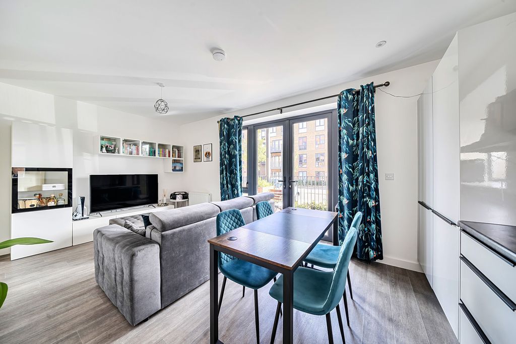 Property photo 3 of 20 1353188-4-68d1531...