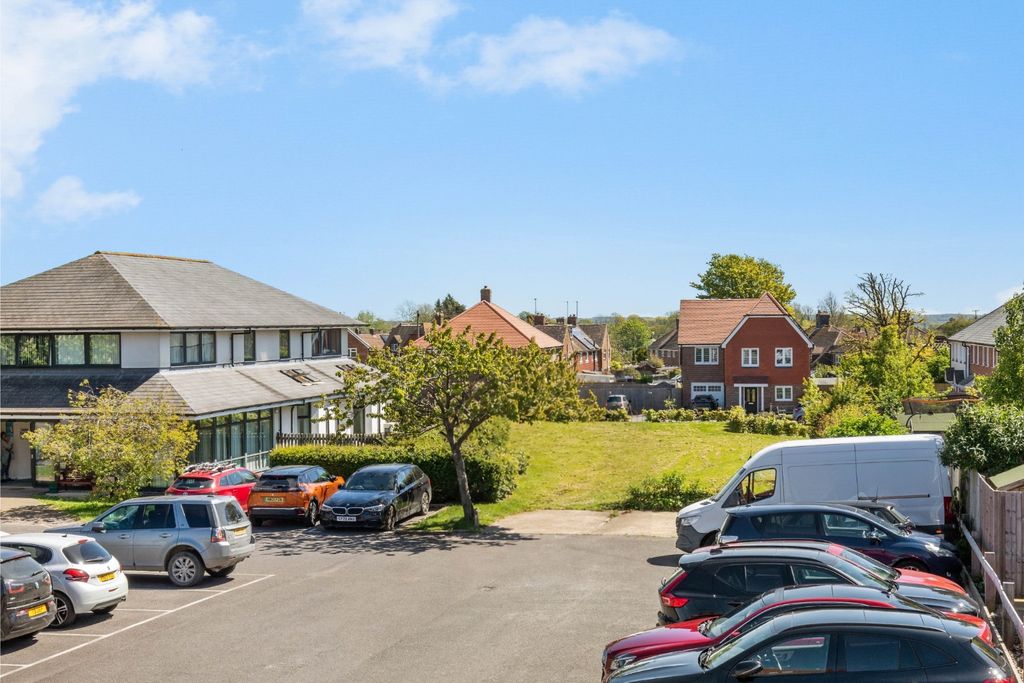 Property photo 2 of 12 5066281