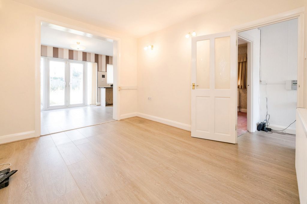 Property photo 3 of 17 Pbox-Img.Jpg