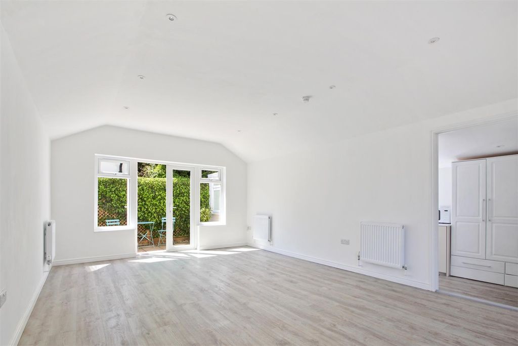 Property photo 2 of 16 Img_9241.Jpg