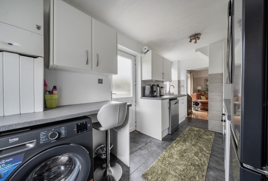 Property photo 3 of 13 1418649-11-69A04F...