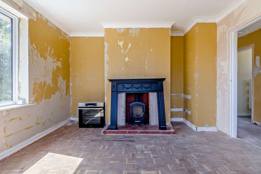 Property photo 2 of 24