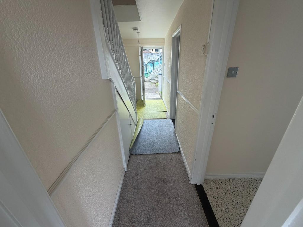 Property photo 3 of 13 Hallway