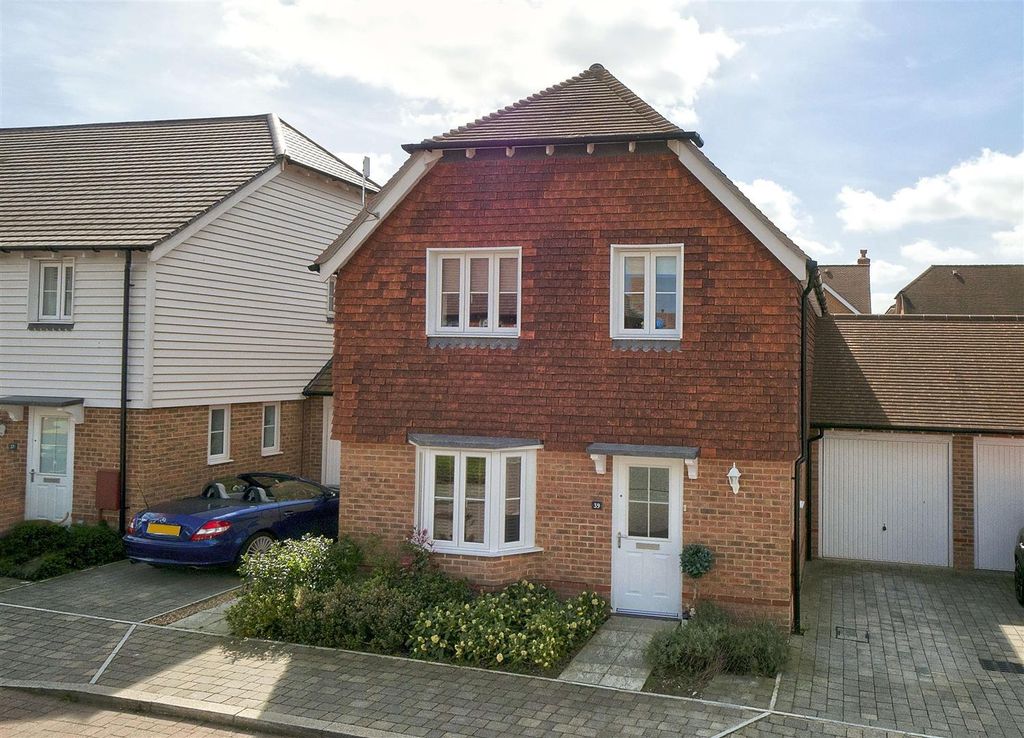 Property photo 1 of 12 Langleyway01.Jpg