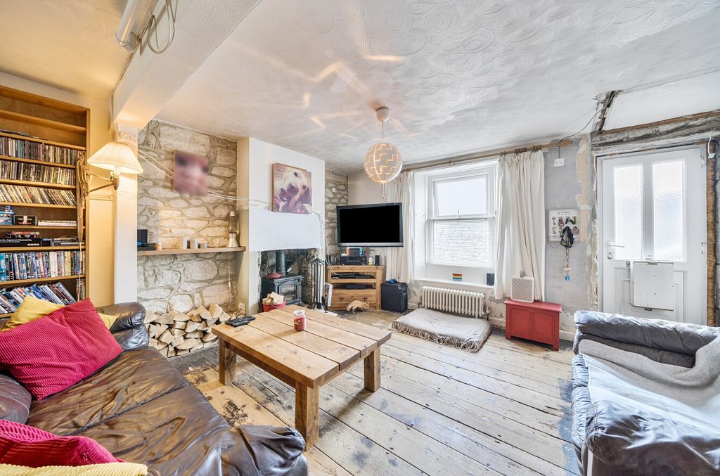 Property photo 2 of 17 1350043-19-68c7E4...