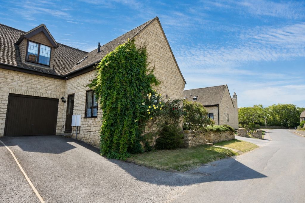 Property photo 2 of 21 38A647Da-9B55-42Cf-A87E-C2983EE7A989