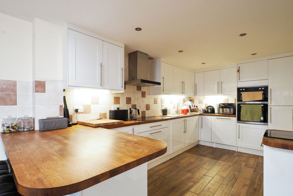 Property photo 2 of 16 Photography