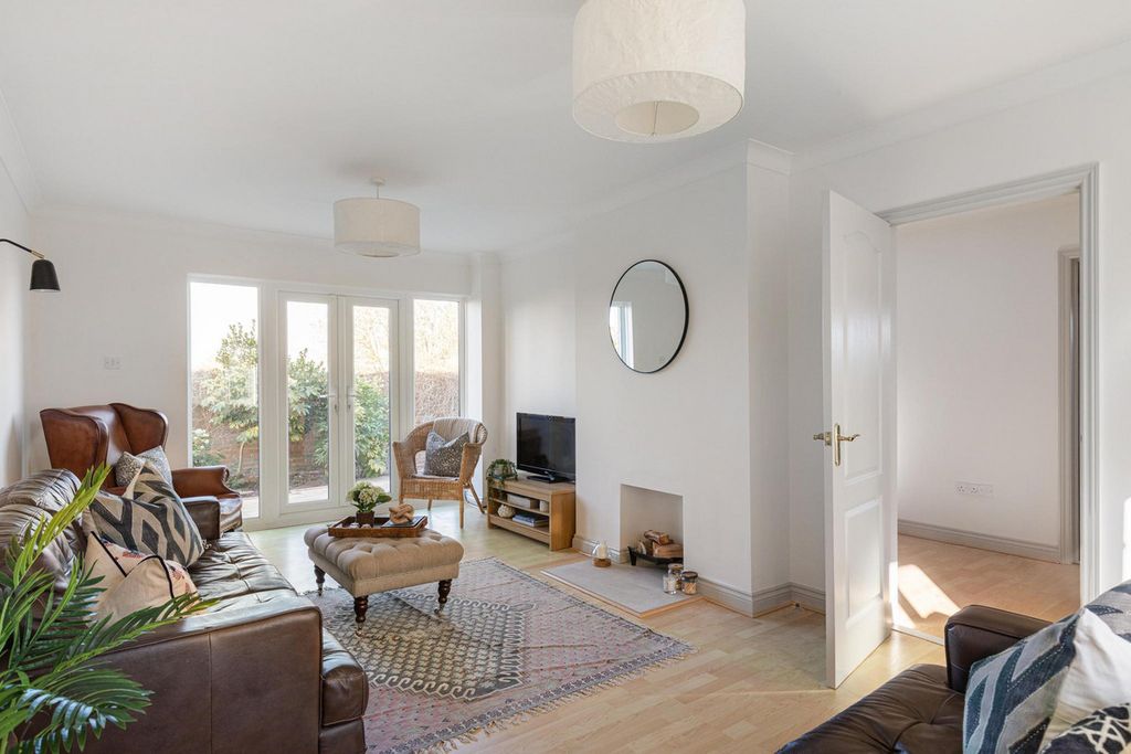 Property photo 2 of 21