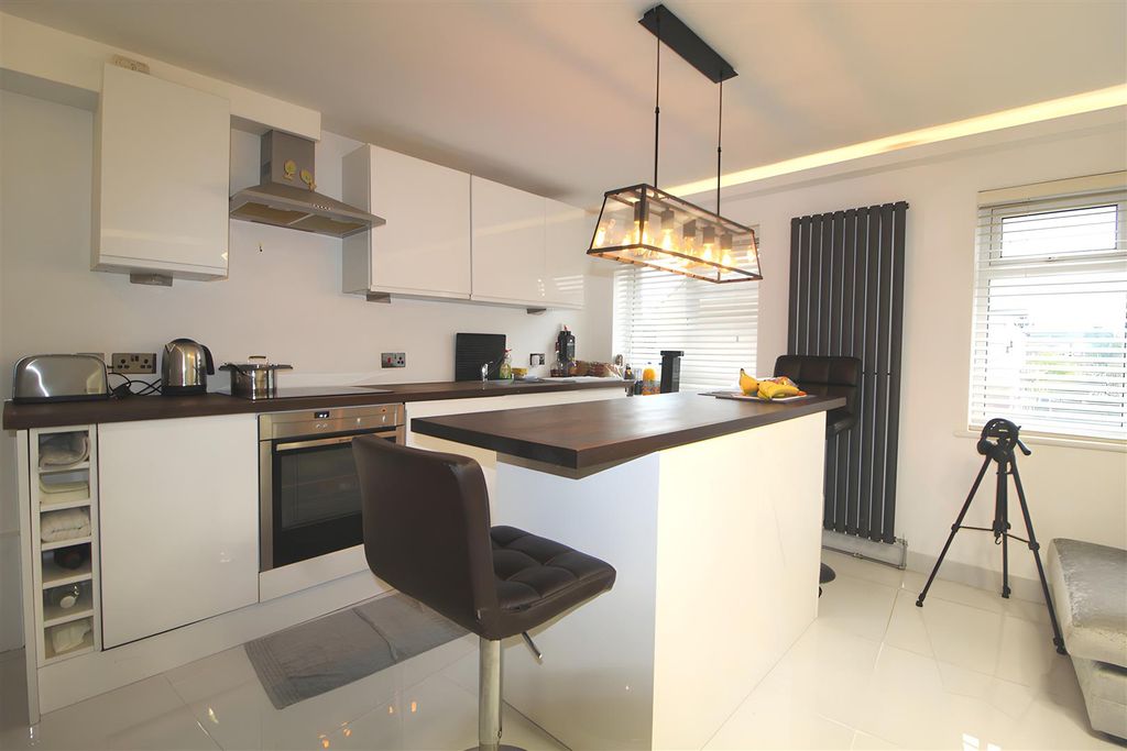 Property photo 2 of 7 Kitchen Edit New.Jpg