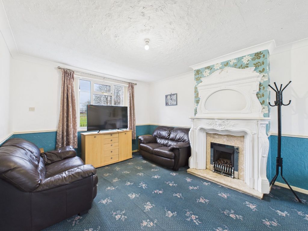 Property photo 2 of 12 4678396