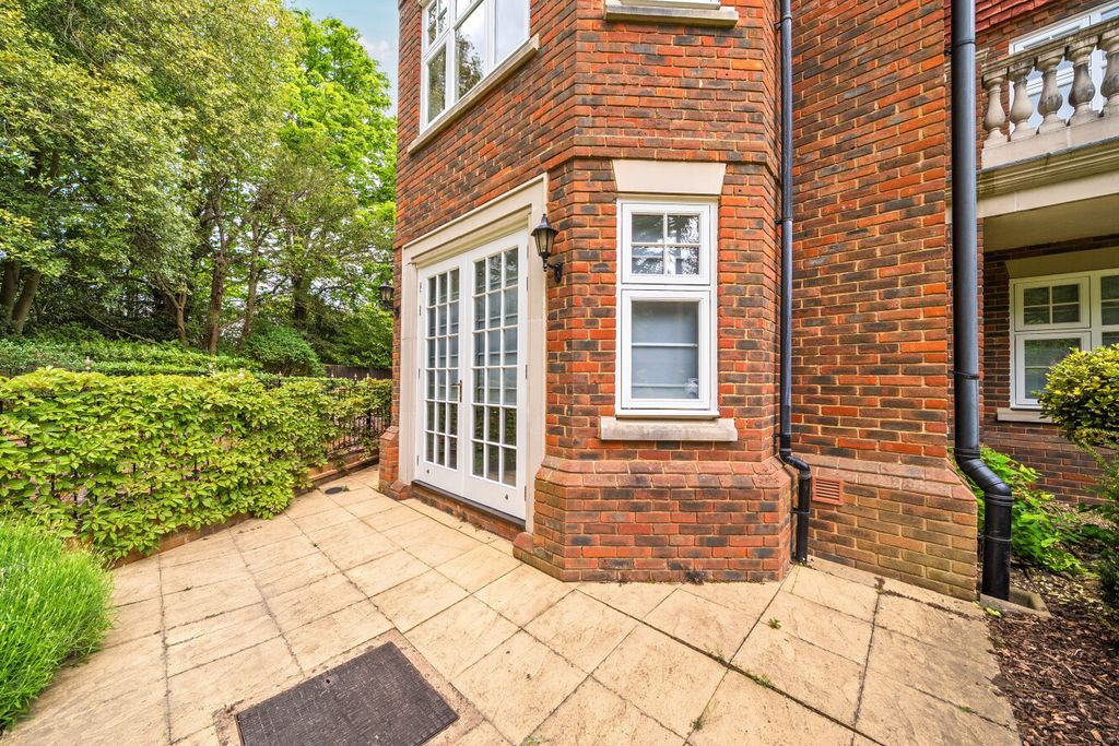Property photo 2 of 24 1452274-26-69Fcb9...