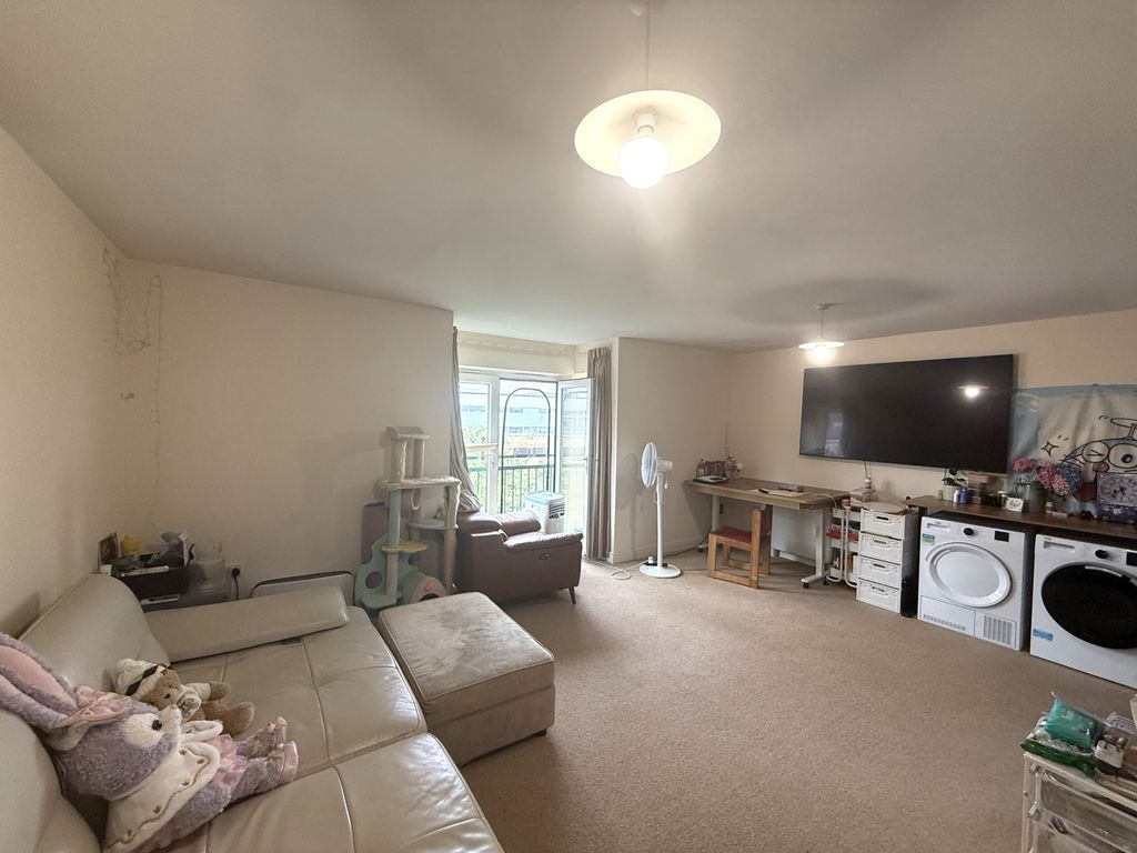 Property photo 3 of 10