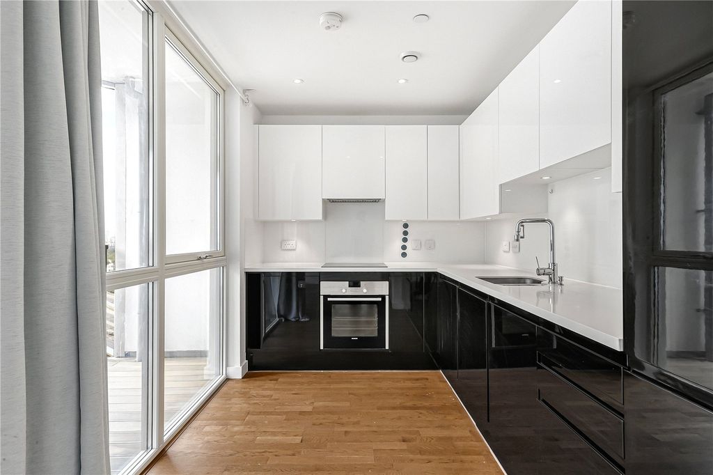 Property photo 2 of 16 Picture No. 05