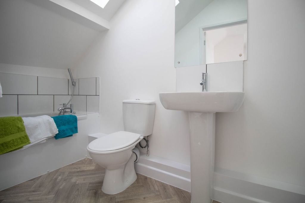 Property photo 3 of 26