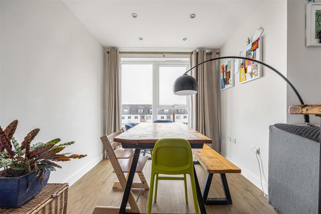 Property photo 2 of 18 Dining Room