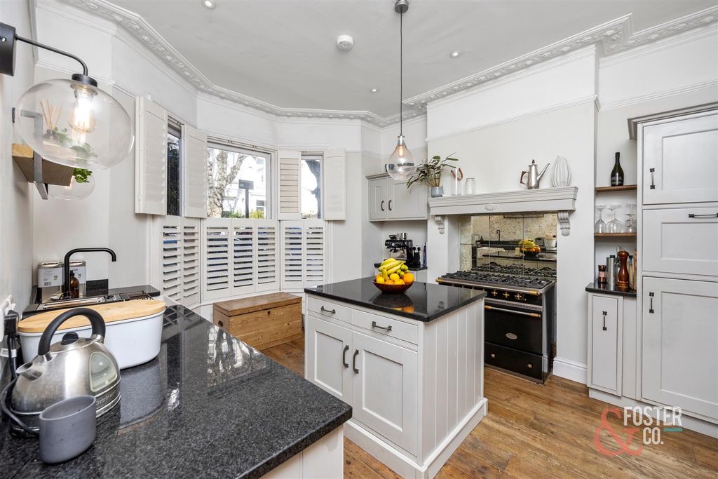 Property photo 2 of 22 Chesham Street, 4_003.Jpg