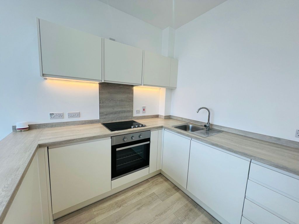 Property photo 3 of 12 Kitchen