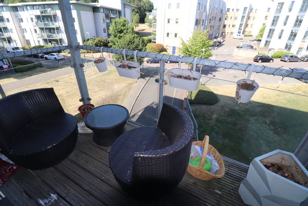 Property photo 2 of 8 Balcony