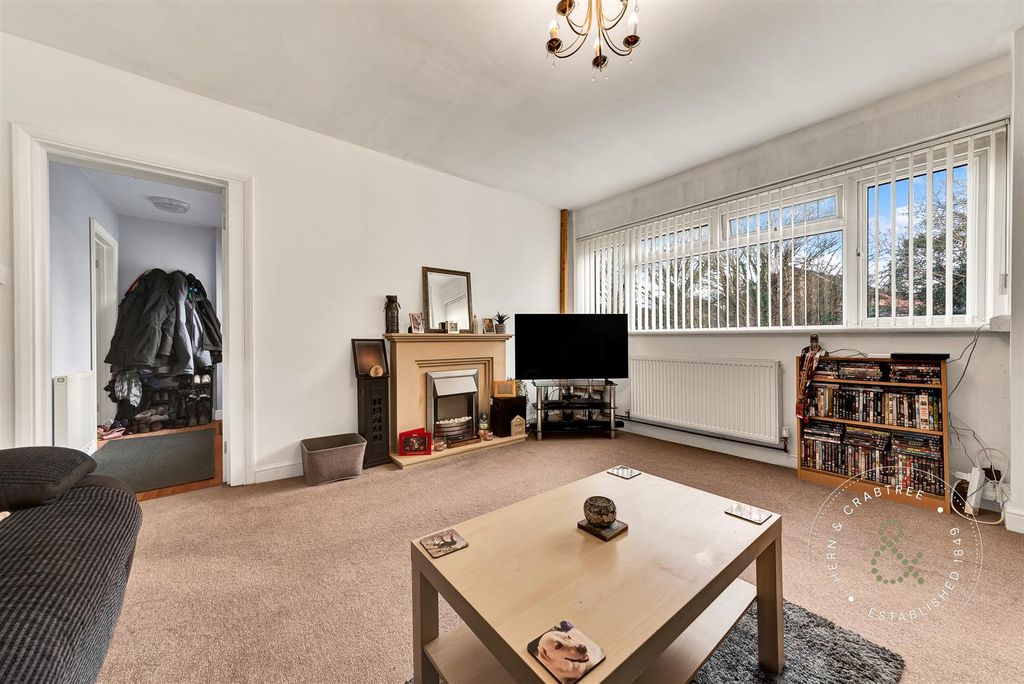 Property photo 3 of 30 Fairwood-Road-24.Jpg