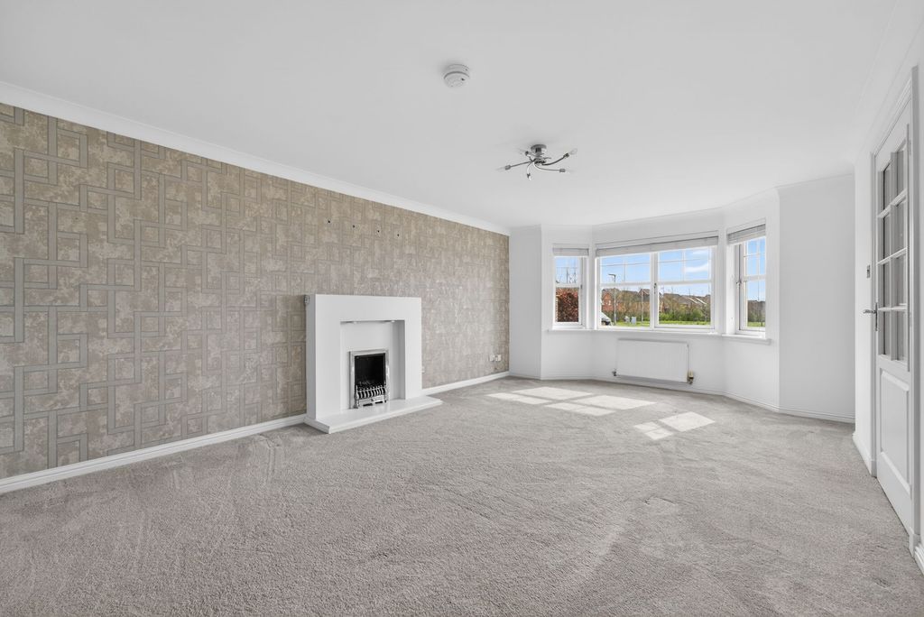 Property photo 2 of 40