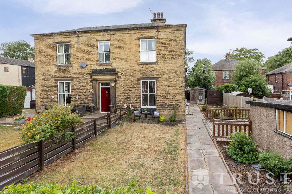 Property photo 1 of 30