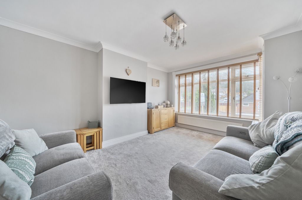 Property photo 2 of 14 1411386-4-698cc92...