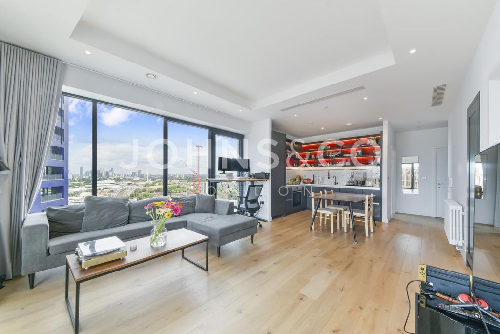 Property photo 2 of 13