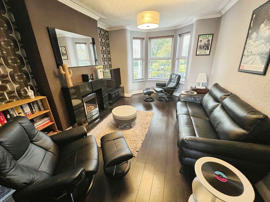 Property photo 2 of 20 Lounge