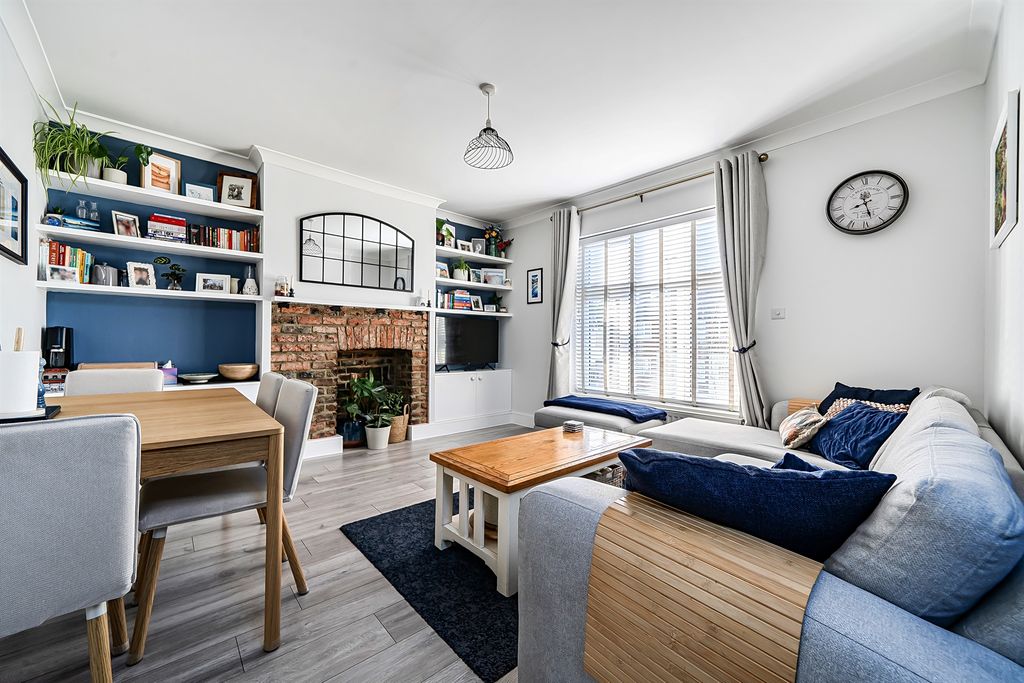 Property photo 3 of 12