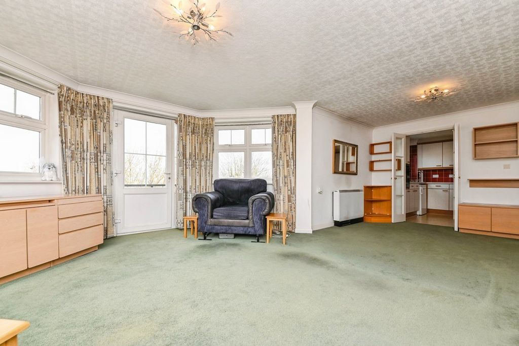 Property photo 3 of 19