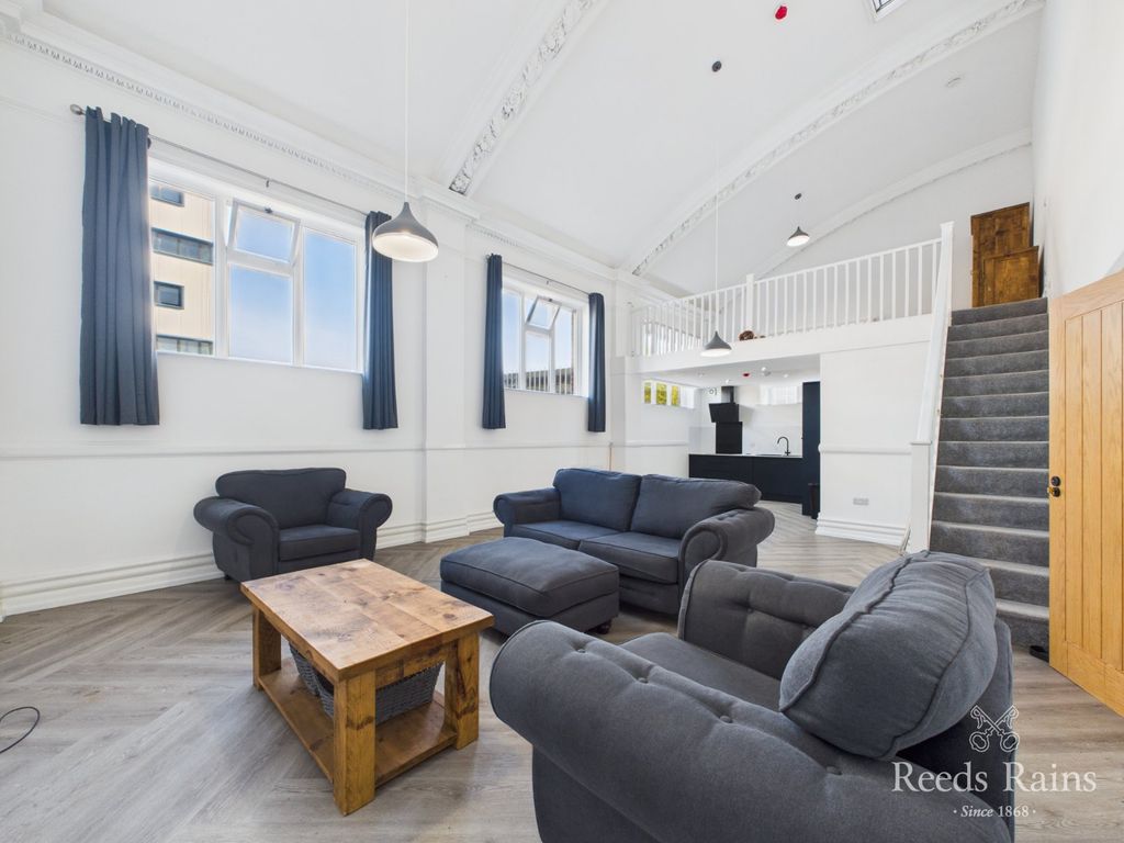 Property photo 1 of 26 Sitting/Dining Room