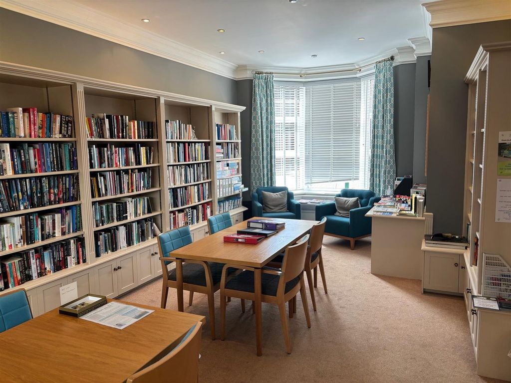 Additional image 10 of 2 bed flat for sale15 King George's Drive, Liphook GU30