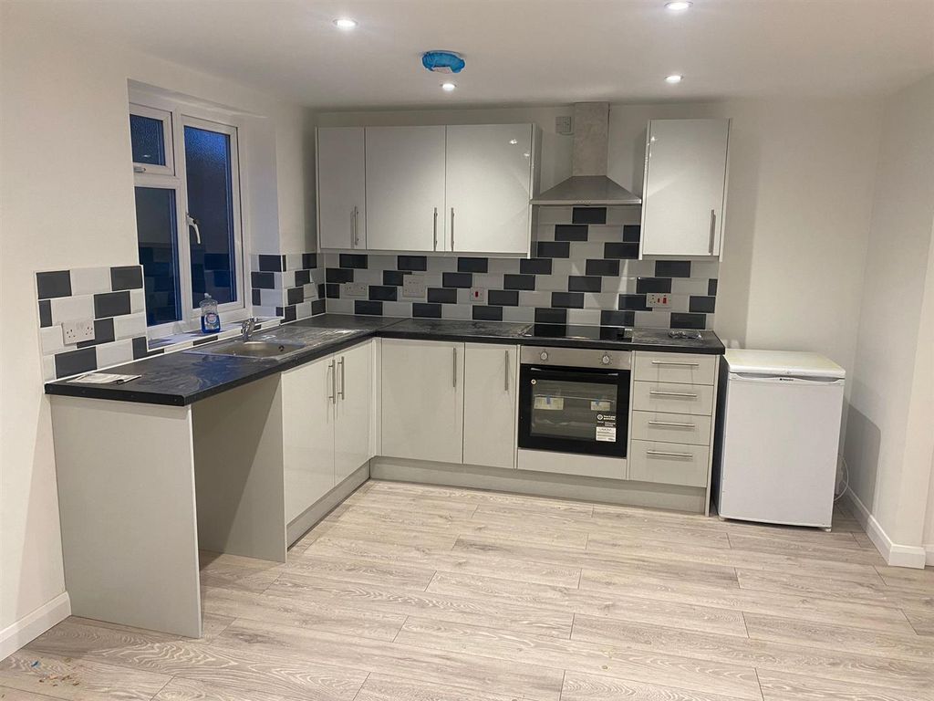 Property photo 1 of 5 1000130667.Jpg