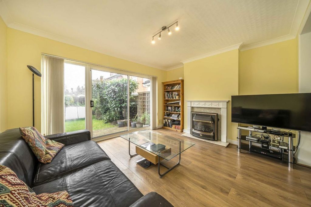 Property photo 2 of 6