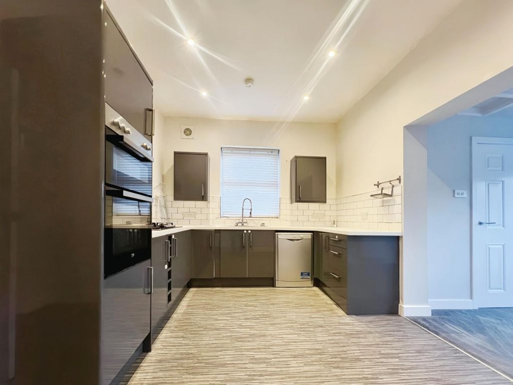 Property photo 2 of 15 2ce98Cf3-Syyh4883.Jpg