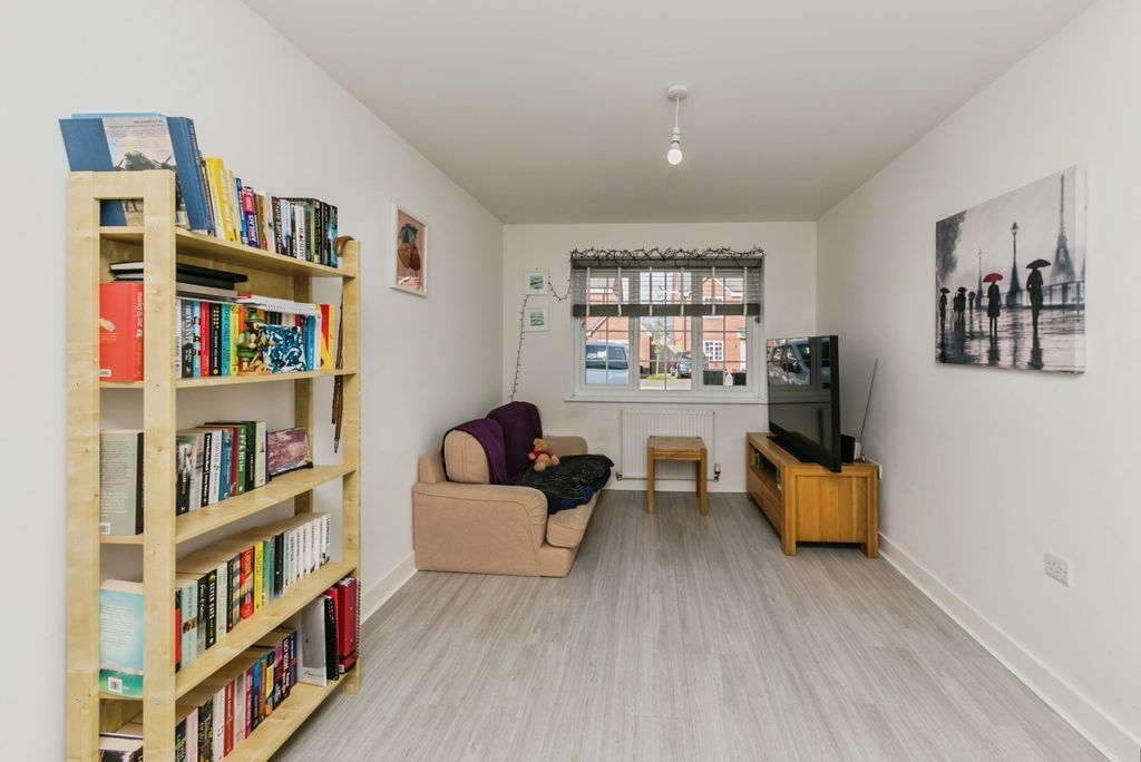 Property photo 3 of 12 Pbox-Img.Jpg