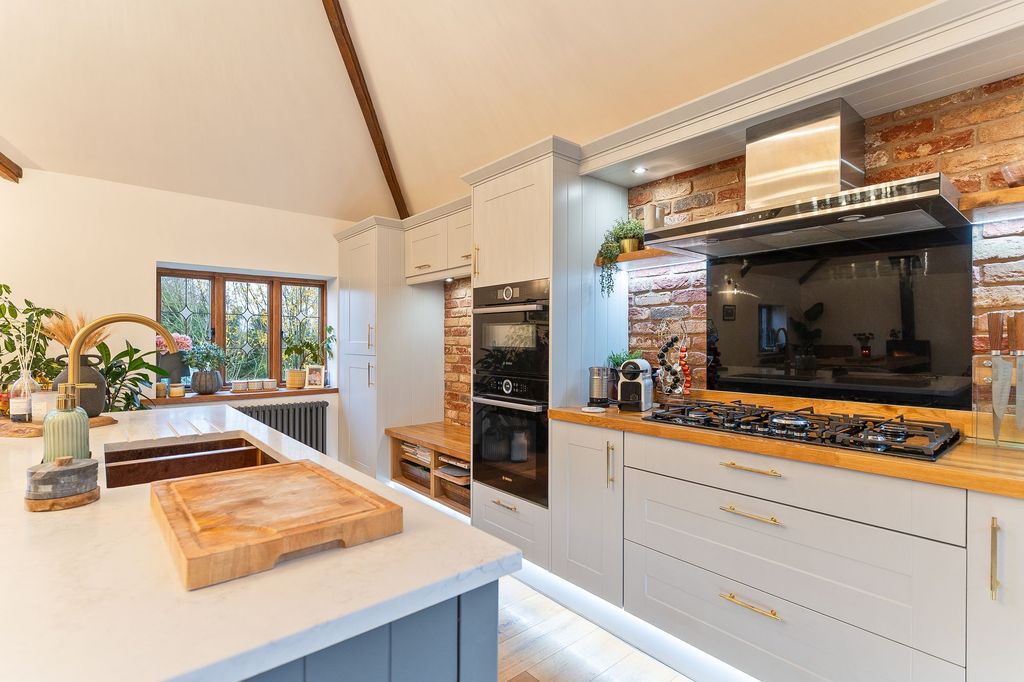 Property photo 3 of 38