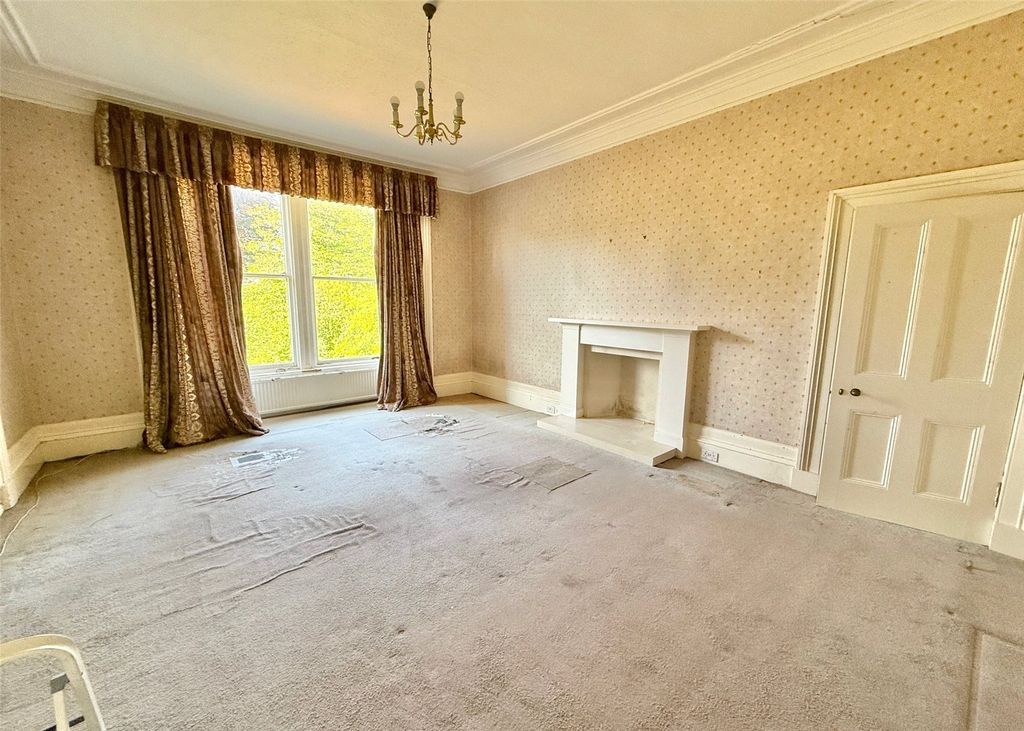 Property photo 3 of 21 Picture No. 01