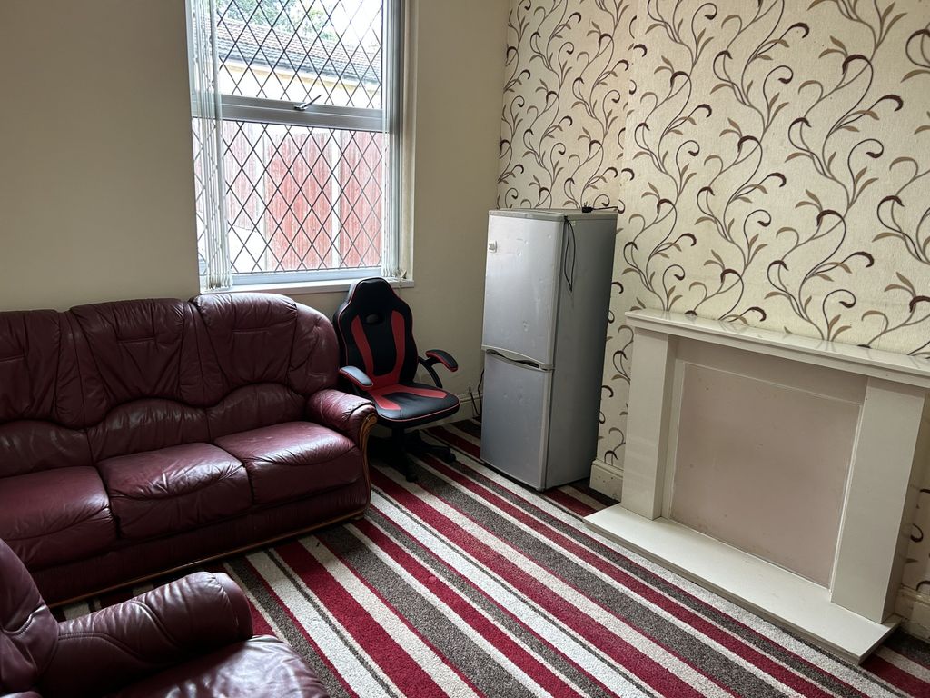 Property photo 2 of 6