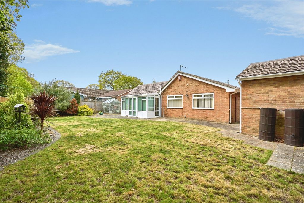 Property photo 2 of 17 Picture No. 34