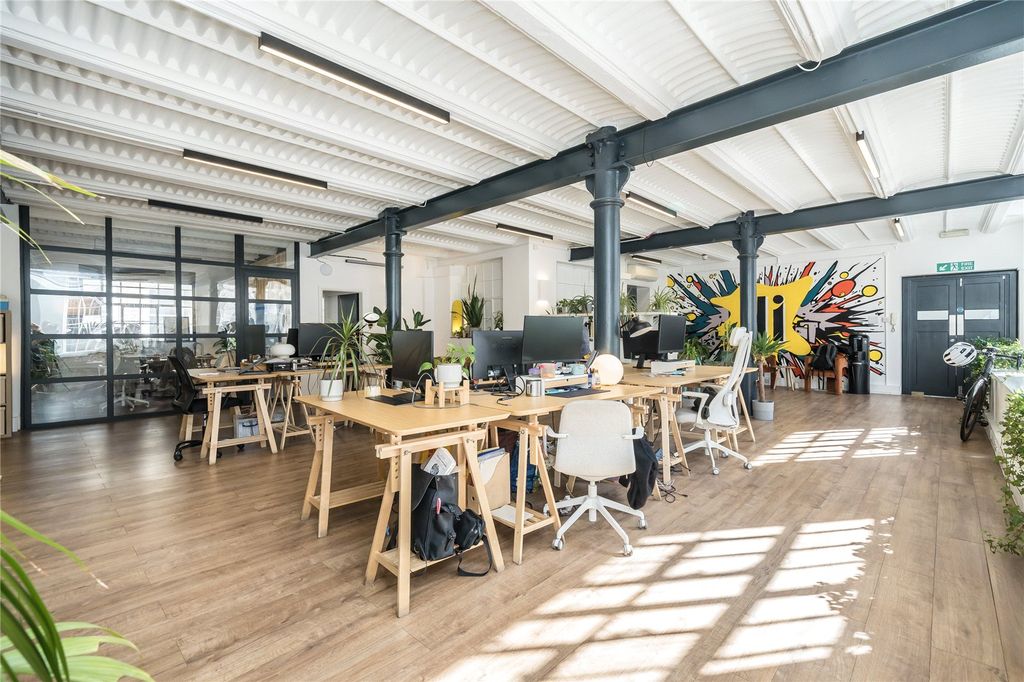 Property photo 3 of 15 Picture No. 30