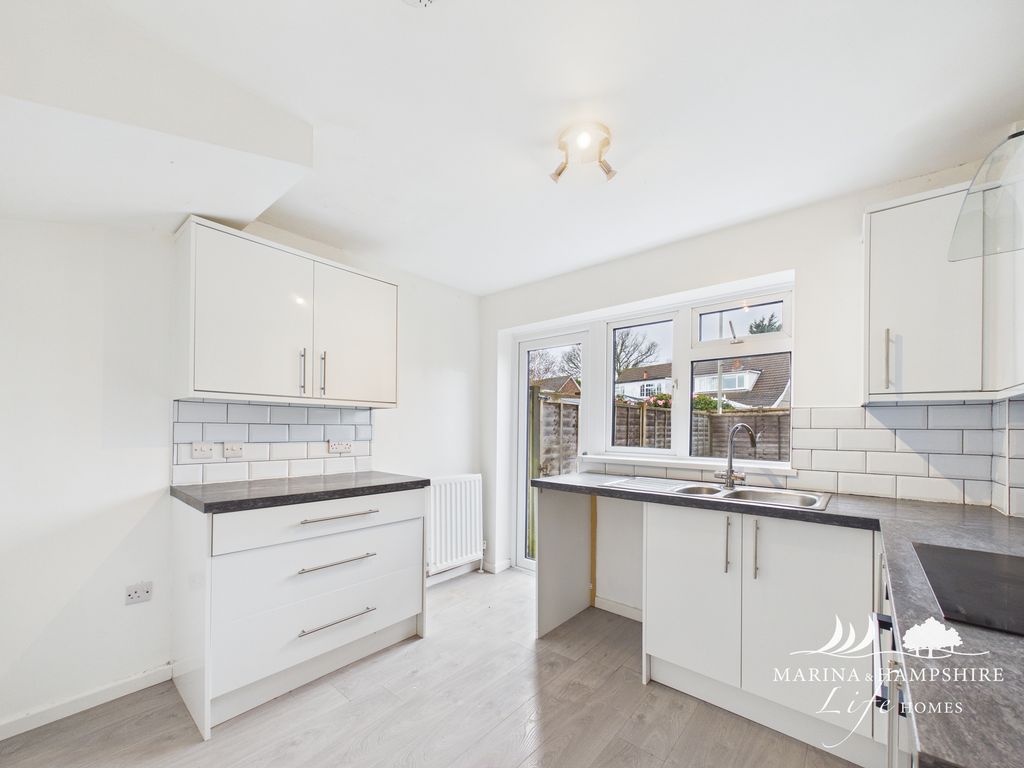 Property photo 2 of 27 Cam03915G0-Pr0042-Still008