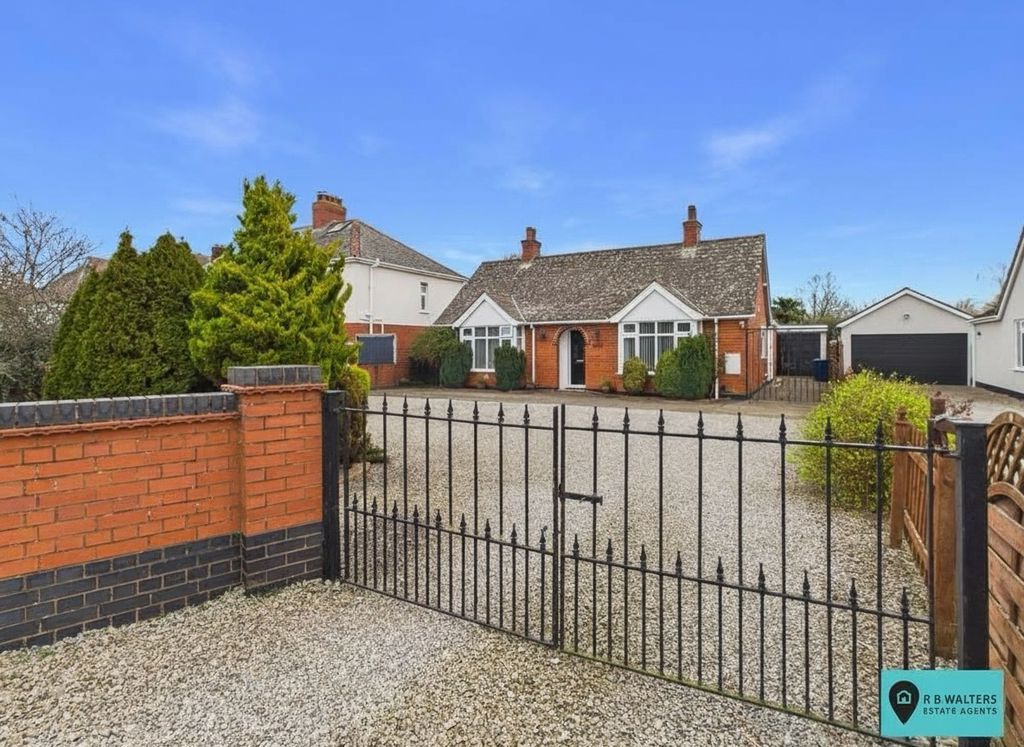 Property photo 1 of 27 Front Aspect