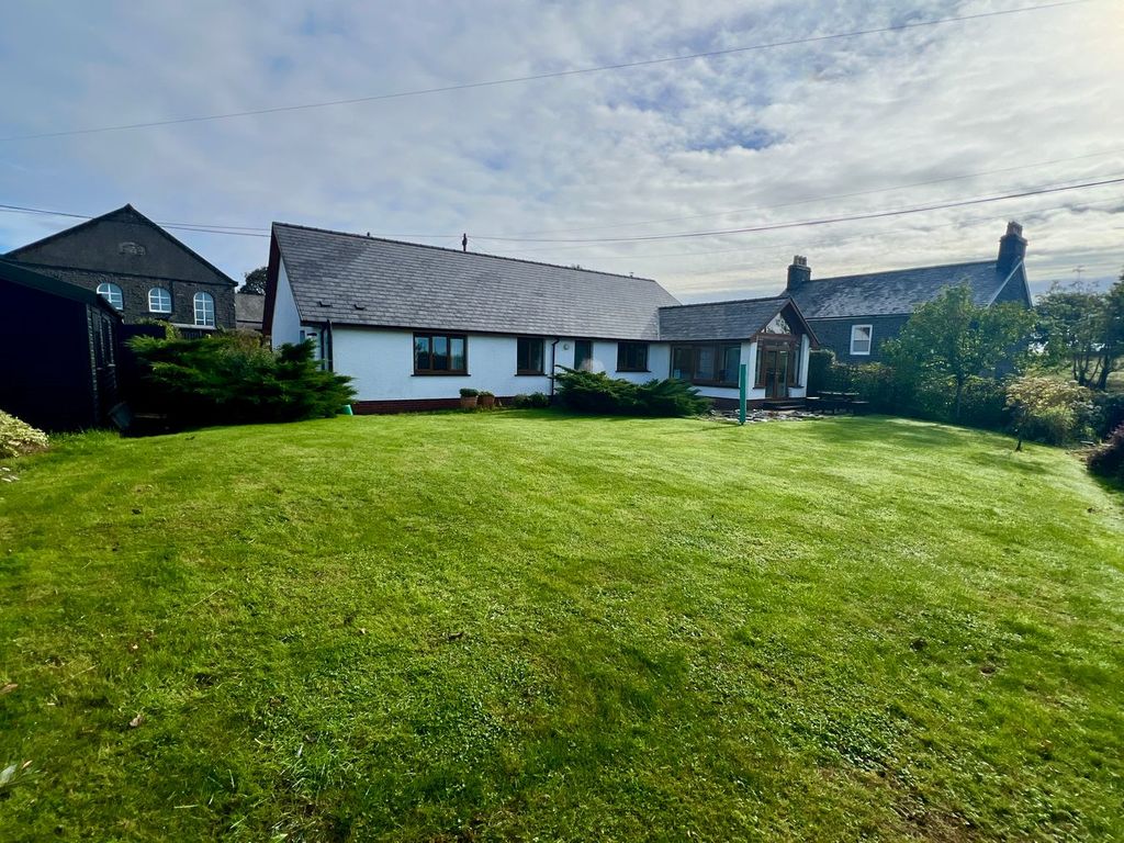 Property photo 2 of 29