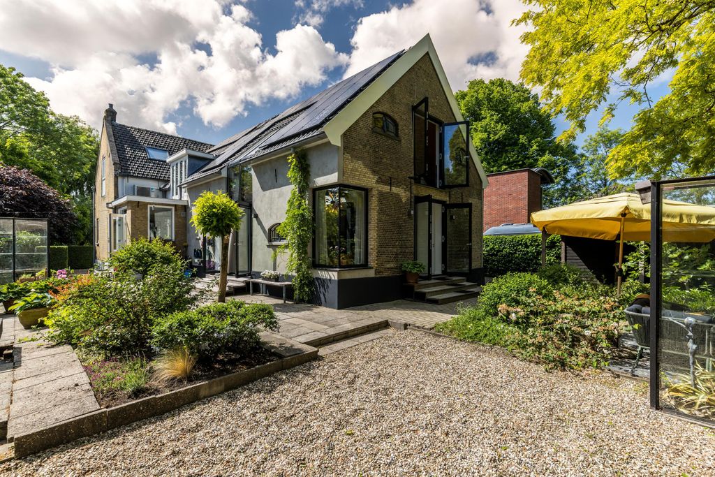 Property photo 3 of 48