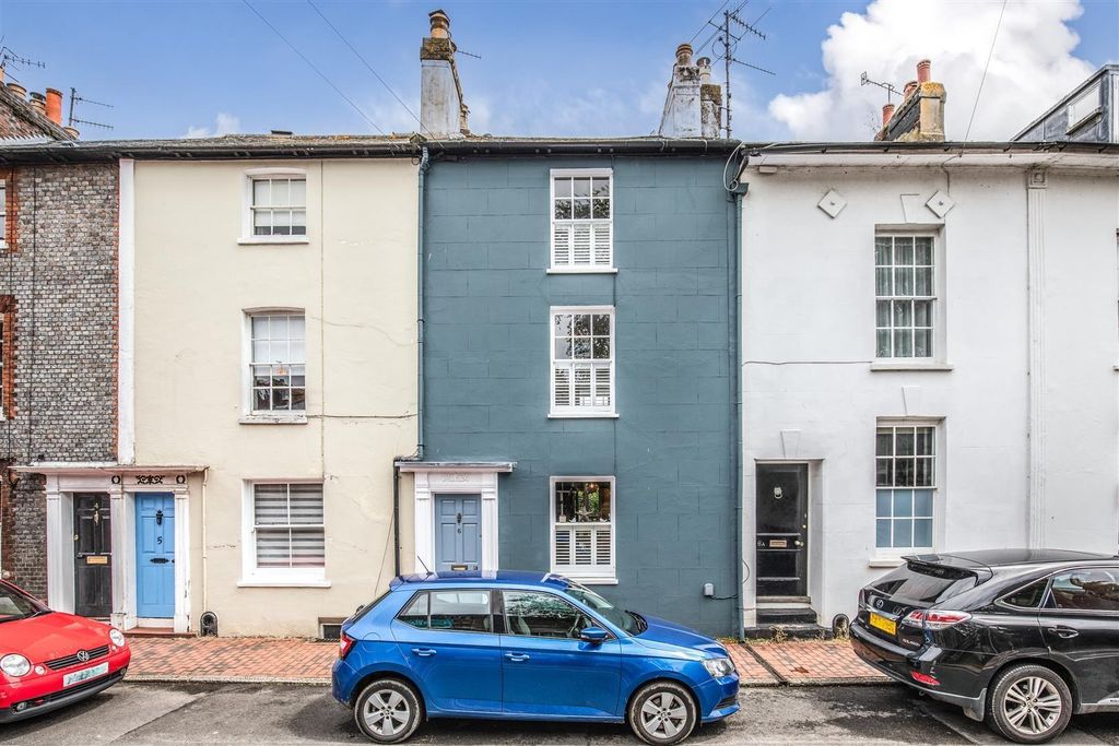 Property photo 1 of 25