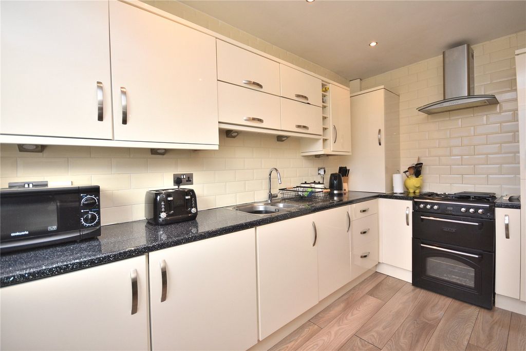 Property photo 3 of 15 Picture No. 05