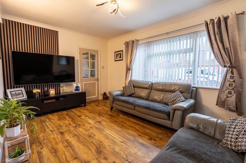 Property photo 3 of 15