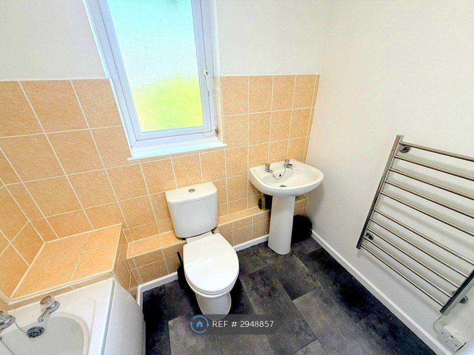 Property photo 3 of 12