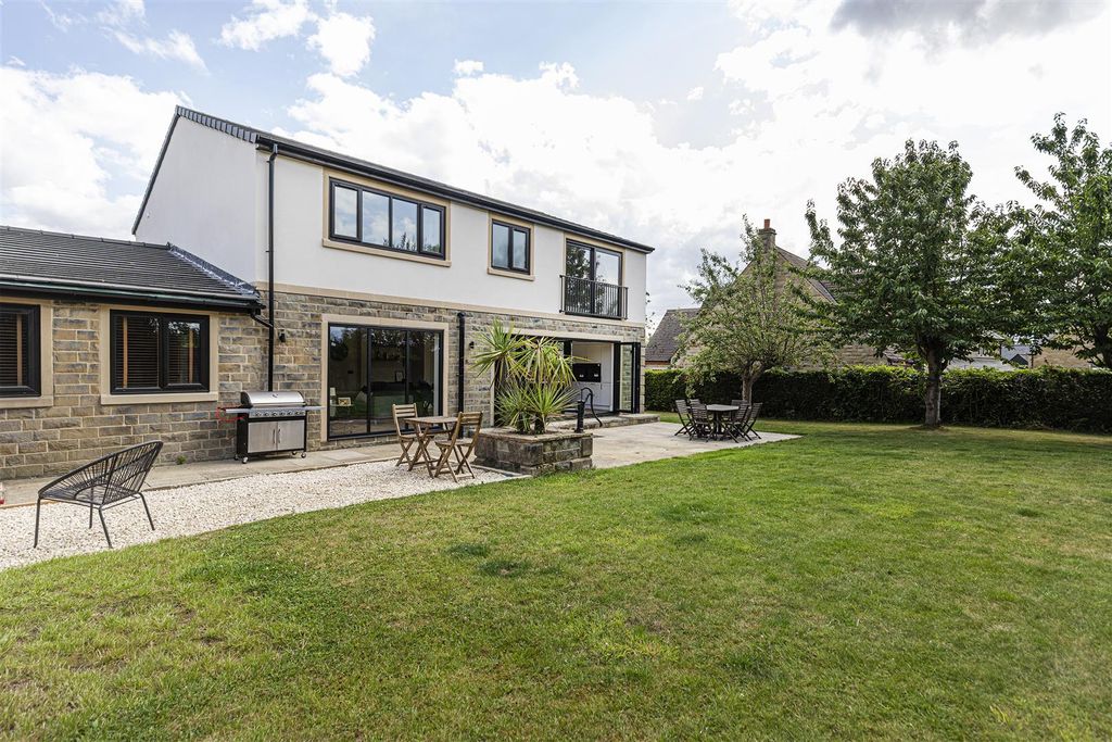 Property photo 3 of 55